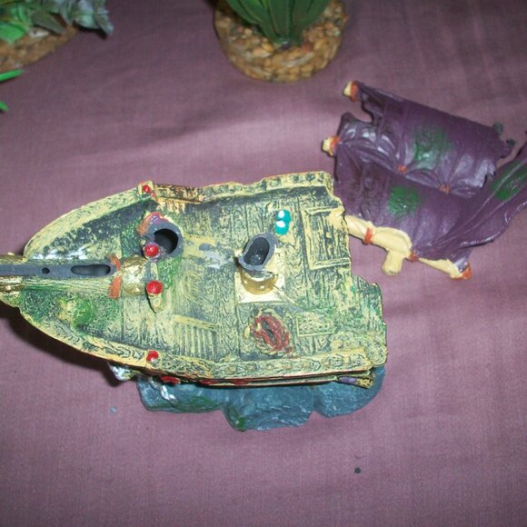 Aquarium Fish Tank Landscape Pirate Ship Wreck Ship Decor Plants Resin Boat Lot - Picture 4 of 9